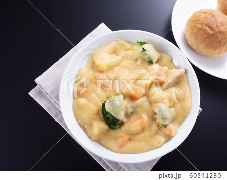 チーズクリームシチュー 60541230