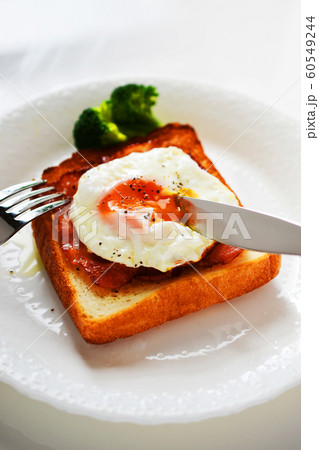 ベーコンエッグトースト ベーコンエッグトースト 60549244