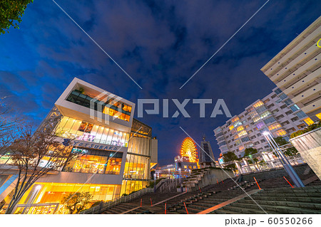 日本の横浜都市景観 センター北駅周辺など望む 夜景 の写真素材