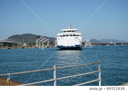 高松港に入港する宇高フェリー7 60552636