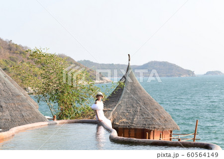 女性 海 旅行 女性 海 旅行 60564149