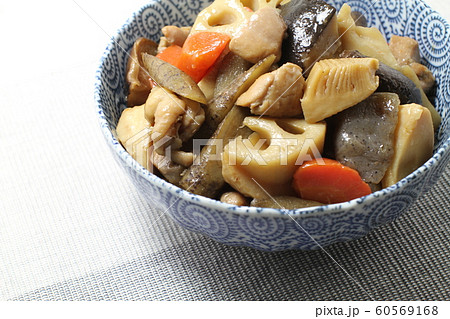 筑前煮、根菜の煮物、お節 60569168