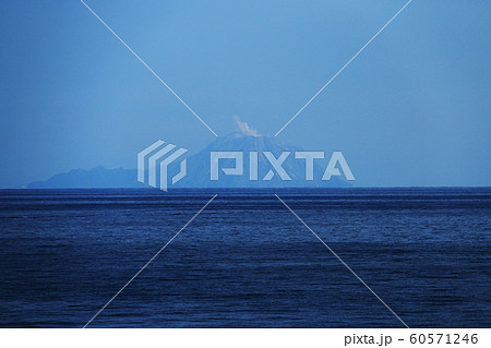種子島より 硫黄島を望む 種子島より 硫黄島を望む 60571246