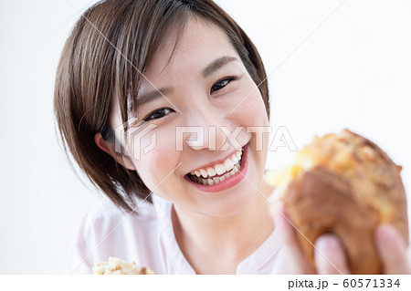 ライフスタイル パン好き女子 ライフスタイル パン好き女子 60571334