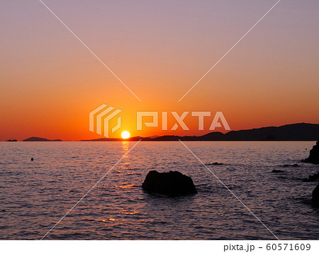 赤穂御崎の夕陽（日本の夕陽百選） 60571609