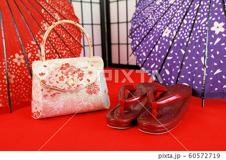 Japanese Sandals Zori And Kimono Bag Stock Illustration - Download