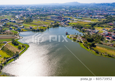 台湾 田舎町 湖 60573952