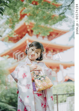 女の子　七五三　ポートレート　撮影協力：高幡不動尊 60574194