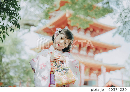 女の子　七五三　ポートレート　撮影協力：高幡不動尊 60574229