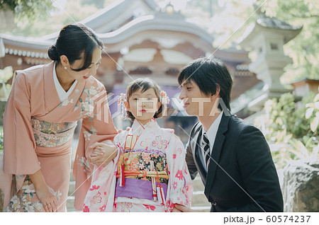 家族　七五三　ポートレート　撮影協力：高幡不動尊 60574237