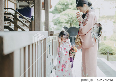 家族　七五三　参拝　撮影協力：高幡不動尊 60574248