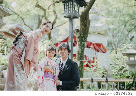 家族 七五三 ポートレート 撮影協力:高幡不動尊 家族 七五三 ポートレート 撮影協力:高幡不動尊 60574255