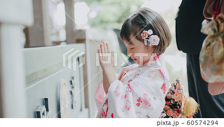 家族 七五三 参拝 撮影協力:高幡不動尊 家族 七五三 参拝 撮影協力:高幡不動尊 60574294