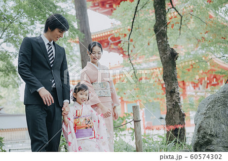 家族 七五三 ポートレート 撮影協力:高幡不動尊 家族 七五三 ポートレート 撮影協力:高幡不動尊 60574302