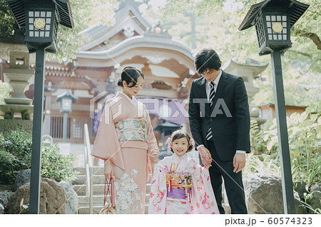 家族 七五三 ポートレート 撮影協力:高幡不動尊 家族 七五三 ポートレート 撮影協力:高幡不動尊 60574323