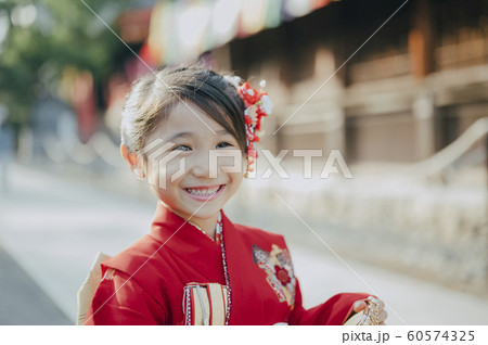 女の子　七五三　ポートレート　撮影協力：高幡不動尊 60574325