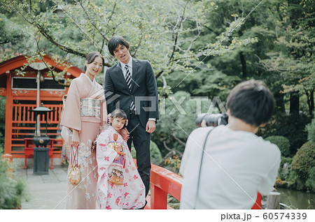 家族　七五三　撮影協力：高幡不動尊　記念撮影 60574339