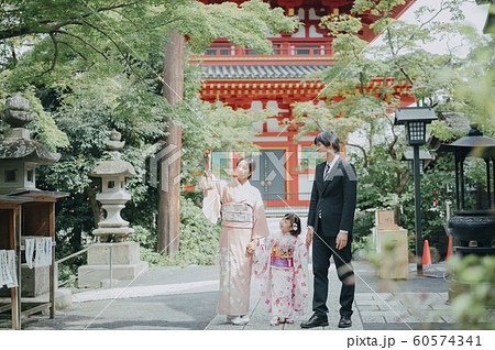 家族　七五三　撮影協力：高幡不動尊 60574341