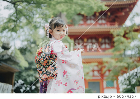 女の子　七五三　ポートレート　撮影協力：高幡不動尊 60574357