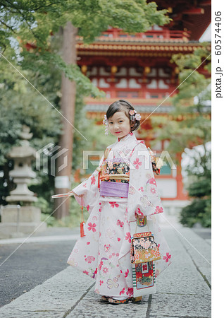 女の子　七五三　ポートレート　撮影協力：高幡不動尊
 60574406