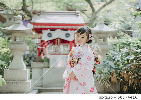 女の子 七五三 ポートレート 撮影協力:高幡不動尊 女の子 七五三 ポートレート 撮影協力:高幡不動尊 60574416