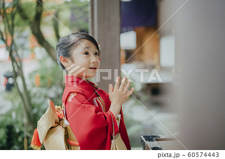 女の子 七五三 参拝 撮影協力:高幡不動尊 女の子 七五三 参拝 撮影協力:高幡不動尊 60574443