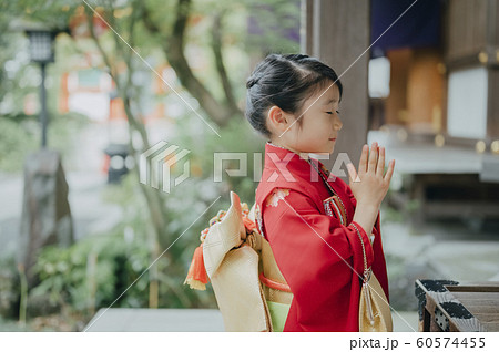 女の子　七五三　参拝　撮影協力：高幡不動尊 60574455