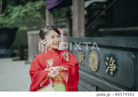 女の子 七五三 撮影協力:高幡不動尊 女の子 七五三 撮影協力:高幡不動尊 60574501