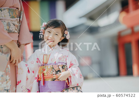 家族　七五三　撮影協力：高幡不動尊 60574522