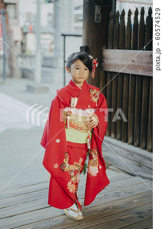 女の子 七五三 撮影協力:高幡不動尊 女の子 七五三 撮影協力:高幡不動尊 60574529
