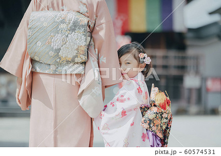 家族　七五三　撮影協力：高幡不動尊
 60574531