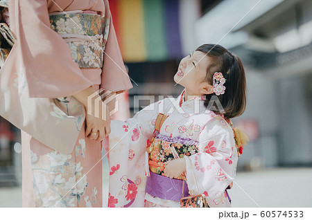 家族 七五三 撮影協力:高幡不動尊
家族 七五三 撮影協力:高幡不動尊
60574533