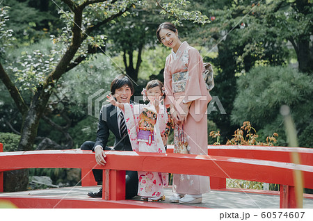 家族　七五三　撮影協力：高幡不動尊 60574607