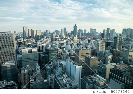 東京の都市風景　京橋近辺の高層ビルから見たビル群 60578546
