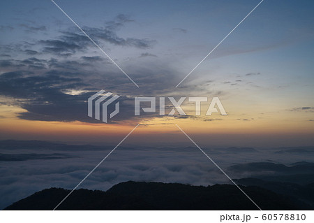 《岡山県》本宮山 雲海の風景 《岡山県》本宮山 雲海の風景 60578810
