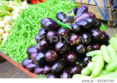 なす　eggplant market green 60584580