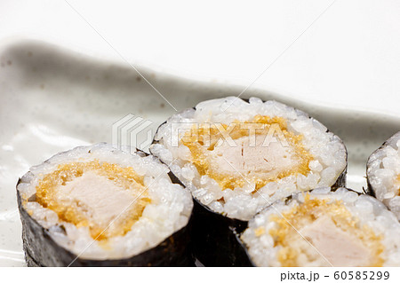 トンカツ(ヒレカツ)の巻き寿司。 60585299