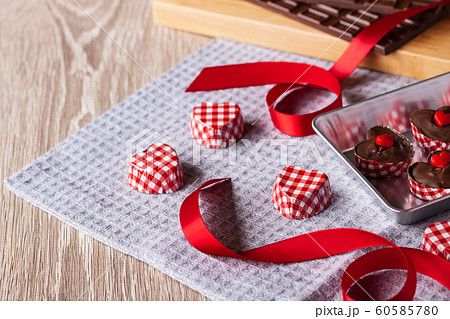 手作りチョコ 60585780