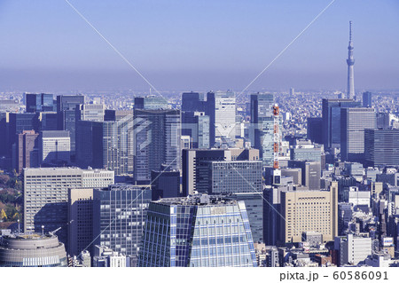 東京タワー展望台から望む、東京都市風景・千代田区方面 60586091