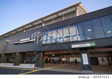 日本の横浜都市景観 羽沢横浜国大駅を望む 60587013