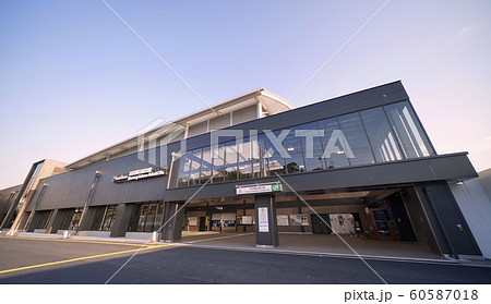 日本の横浜都市景観 羽沢横浜国大駅を望む 60587018
