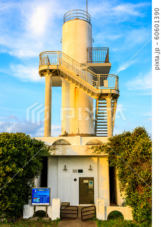 大碆鼻（大バエ）灯台の夕陽　【長崎県平戸市 】 60601390