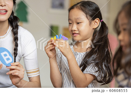 女の子 保育園 遊び 女の子 保育園 遊び 60608555