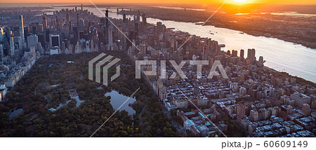 《ニューヨーク》マンハッタン全景・航空写真 60609149