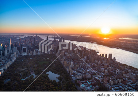 《ニューヨーク》マンハッタン全景・航空写真 60609150