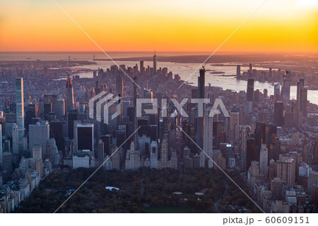 《ニューヨーク》マンハッタン全景・航空写真 60609151