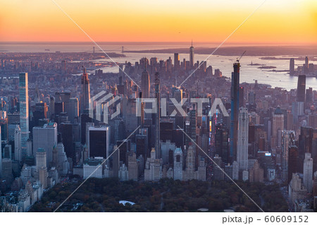 《ニューヨーク》マンハッタン全景・航空写真 60609152