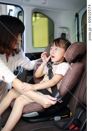 ジュニアシート (チャイルドシート シートベルト 車内 ドア コピースペース 後部座席 軽自動車) ジュニアシート (チャイルドシート シートベルト 車内 ドア コピースペース 後部座席 軽自動車) 60610574