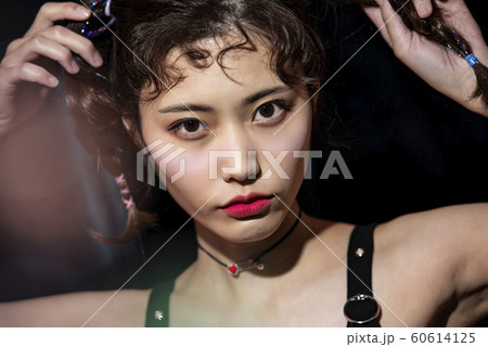 女性 ポートレート ストリート 女性 ポートレート ストリート 60614125