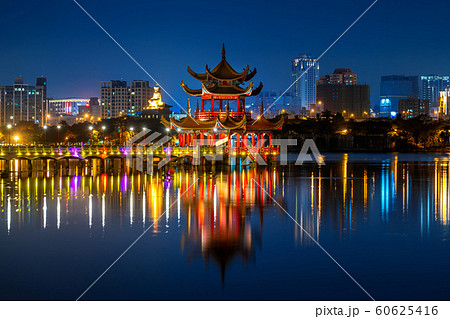 Wuliting pavilion at night.  60625416